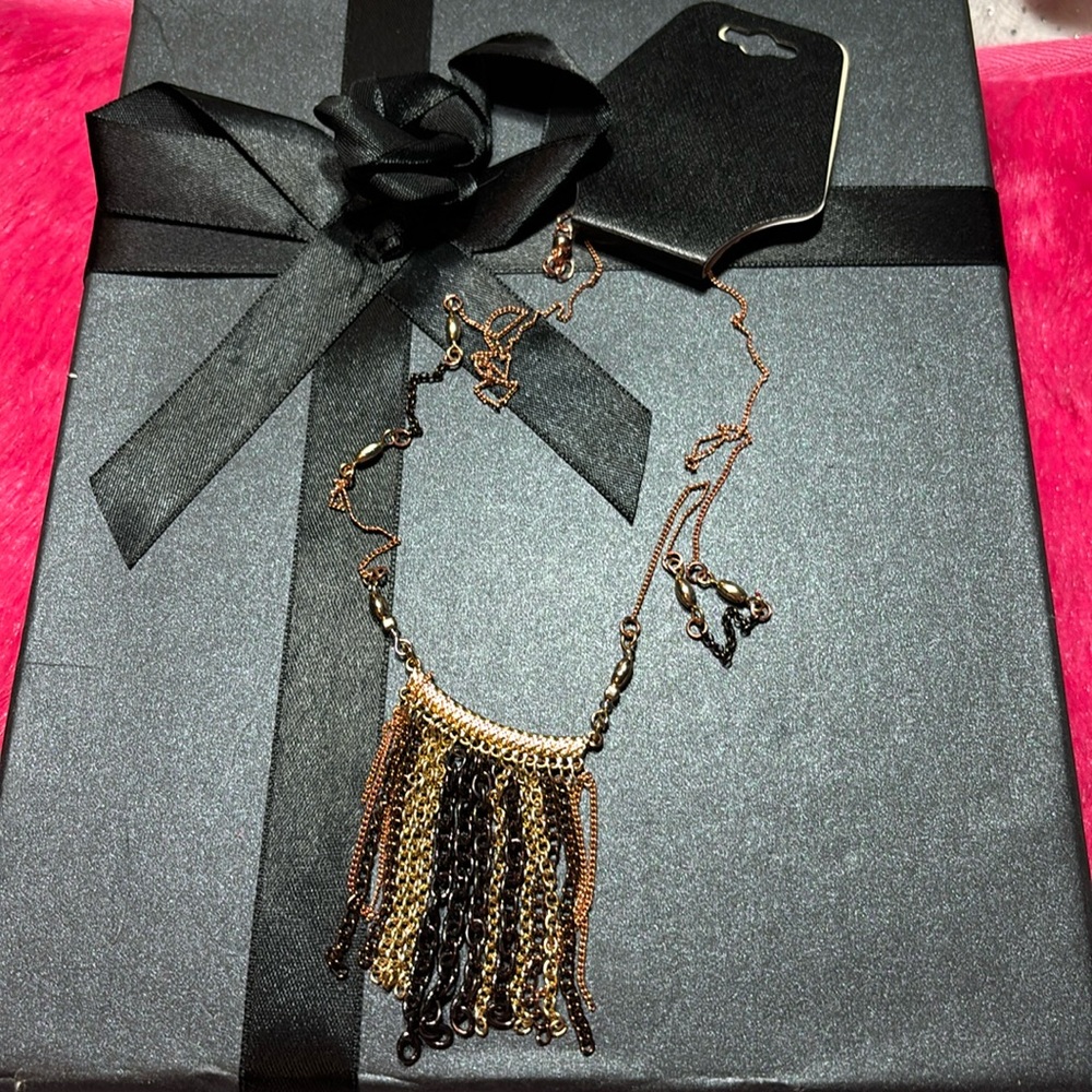 NWT Boutique Cascading Necklace